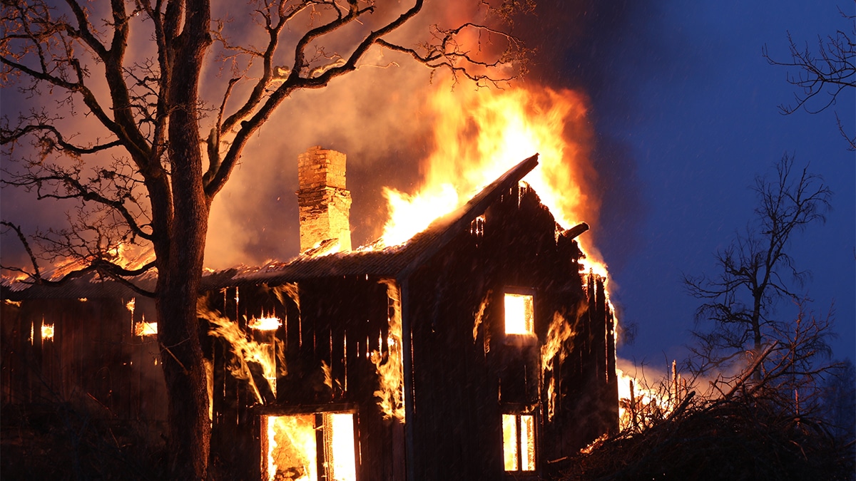 Incendie domestique : cette négligence liée à votre cheminée (ou poêles a bois) peut tout détruire