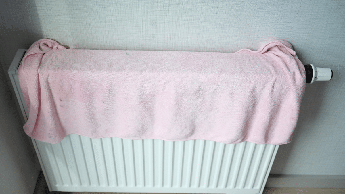 secher-serviette-sur-radiateur=electrique